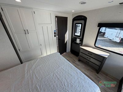 2026 Venture RV SportTrek - Photo 38
