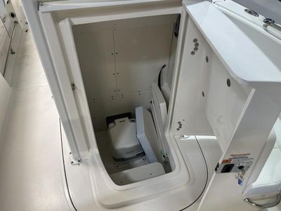 2026 Robalo R230 - Photo 13
