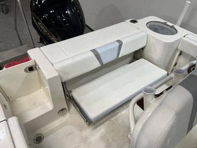 2026 Robalo R230 - Photo 7