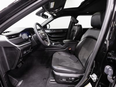 2024 Jeep Grand Cherokee L — interior view