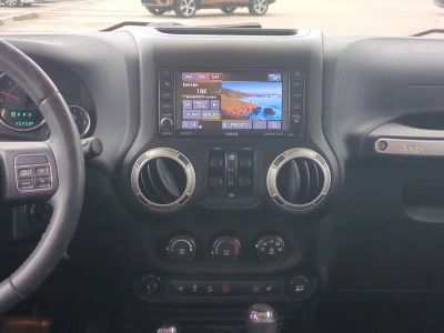 2017 Jeep Wrangler — photo 18 view