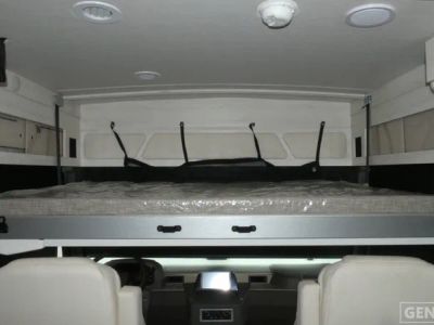 2026 Winnebago Adventurer - Photo 13