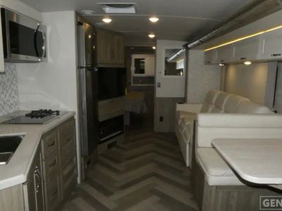 2026 Winnebago Adventurer - Photo 5