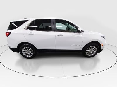 2024 Chevrolet Equinox — photo 8 view