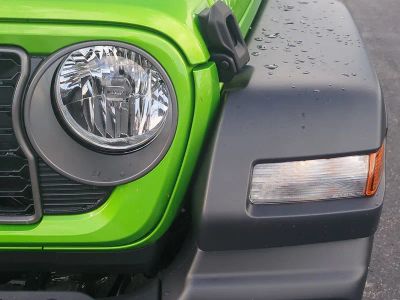 2026 Jeep Wrangler — photo 10 view