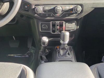 2026 Jeep Wrangler — photo 19 view