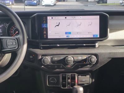 2026 Jeep Wrangler — photo 18 view