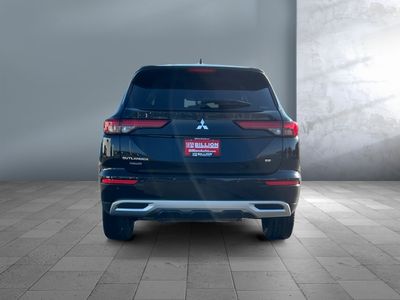 2024 Mitsubishi Outlander — detail view