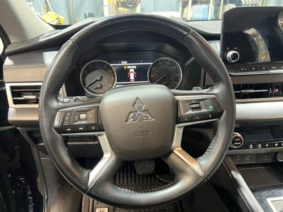 2024 Mitsubishi Outlander — photo 20 view
