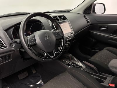 2023 Mitsubishi Outlander Sport — photo 8 view