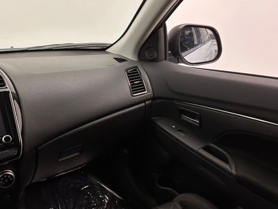 2023 Mitsubishi Outlander Sport — photo 25 view