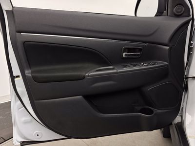 2023 Mitsubishi Outlander Sport — photo 9 view
