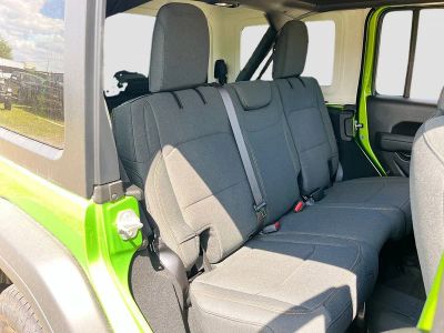 2025 Jeep Wrangler — photo 24 view