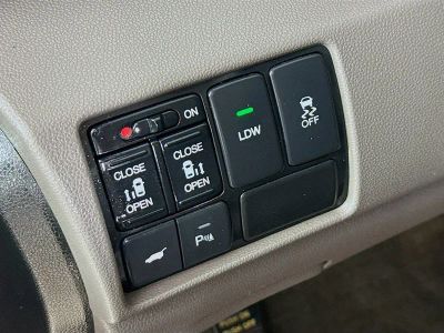 2015 Honda Odyssey — photo 8 view