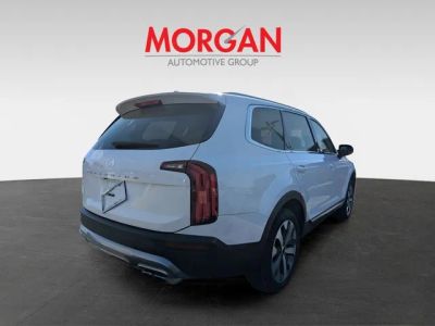 2022 Kia Telluride — rear three-quarter view