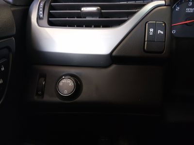 2019 Chevrolet Suburban - Photo 13