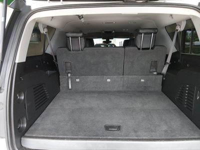 2019 Chevrolet Suburban - Photo 11