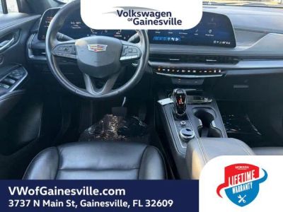 2024 Cadillac XT4 — photo 14 view