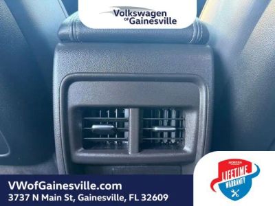 2024 Cadillac XT4 — photo 12 view