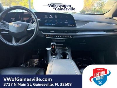 2024 Cadillac XT4 — photo 13 view