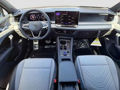 2026 Volkswagen Tiguan — photo 16 view