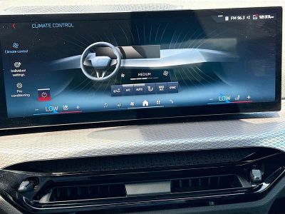 2025 BMW 3 Series — photo 35 view