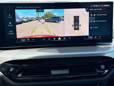 2025 BMW 3 Series — photo 34 view