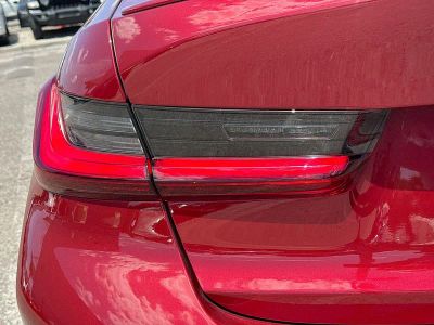 2025 BMW 3 Series — photo 10 view