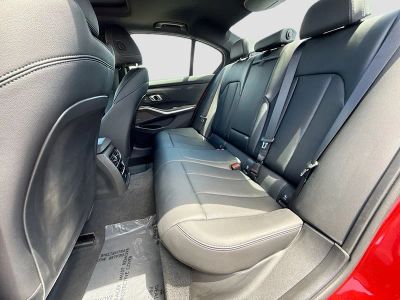 2025 BMW 3 Series — photo 21 view