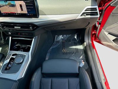 2025 BMW 3 Series — photo 18 view