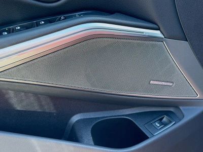 2025 BMW 3 Series — photo 24 view