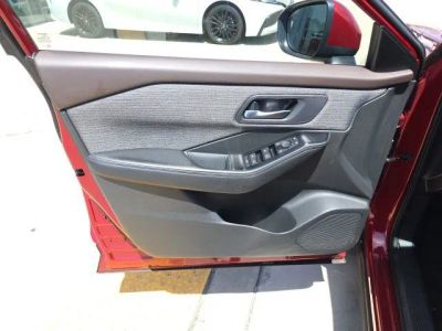 2023 Nissan Rogue — photo 11 view