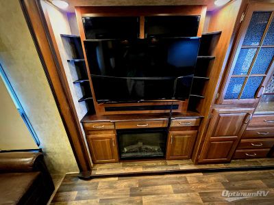 2015 Keystone Montana — photo 7 view