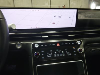 2025 Genesis GV80 - Photo 18