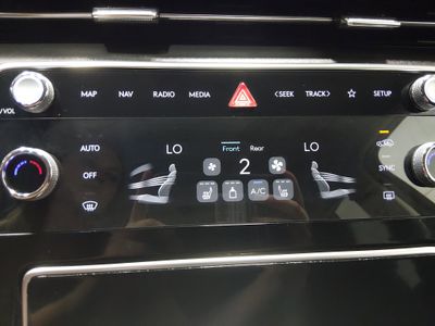 2025 Genesis GV80 - Photo 17
