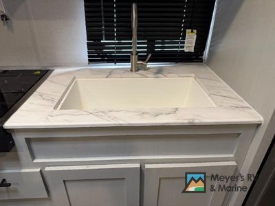 2022 Forest River RV Wildwood FSX - Photo 12