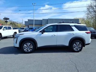 2026 Nissan Pathfinder — side profile view