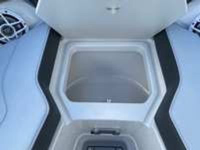 2026 Chaparral 8 SSX - Photo 24