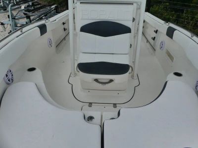 2021 Robalo R222 — photo 15 view