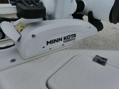2021 Robalo R222 — photo 14 view
