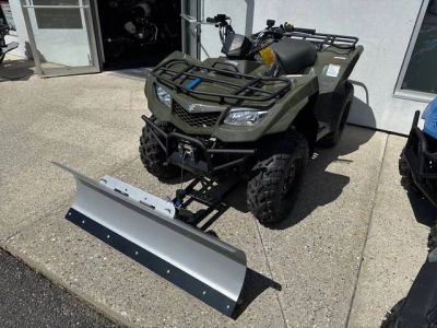 2025 Suzuki KINGQUAD 400 — front three-quarter view