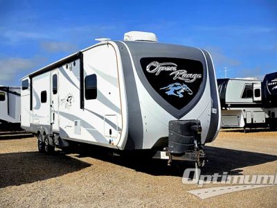 2019 Highland Ridge Open Range — front three-quarter view