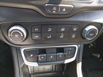 2024 GMC Terrain — photo 18 view
