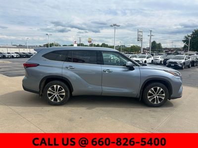 2022 Toyota Highlander Hybrid - Photo 3