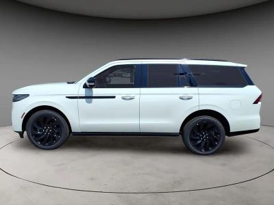 2027 Lincoln Navigator — side profile view