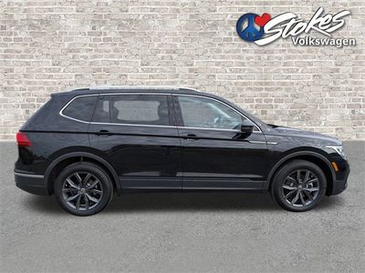 2023 Volkswagen Tiguan - Photo 2