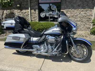 2009 Harley-Davidson® FLHTCUSE4 — front three-quarter view