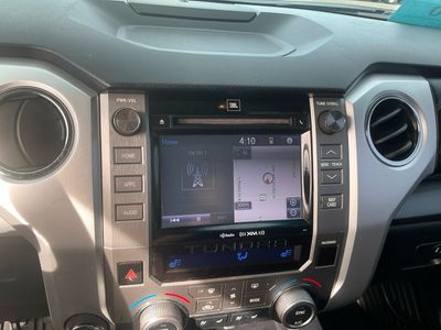 2014 Toyota Tundra 4WD Truck — photo 11 view