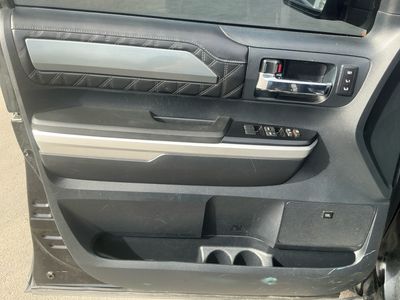 2014 Toyota Tundra 4WD Truck — photo 15 view