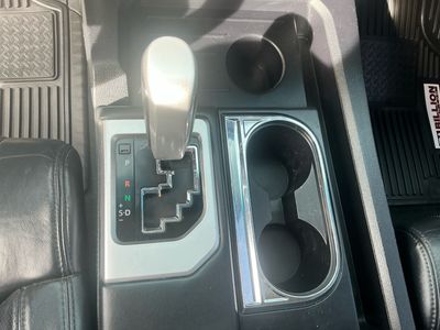 2014 Toyota Tundra 4WD Truck — photo 12 view